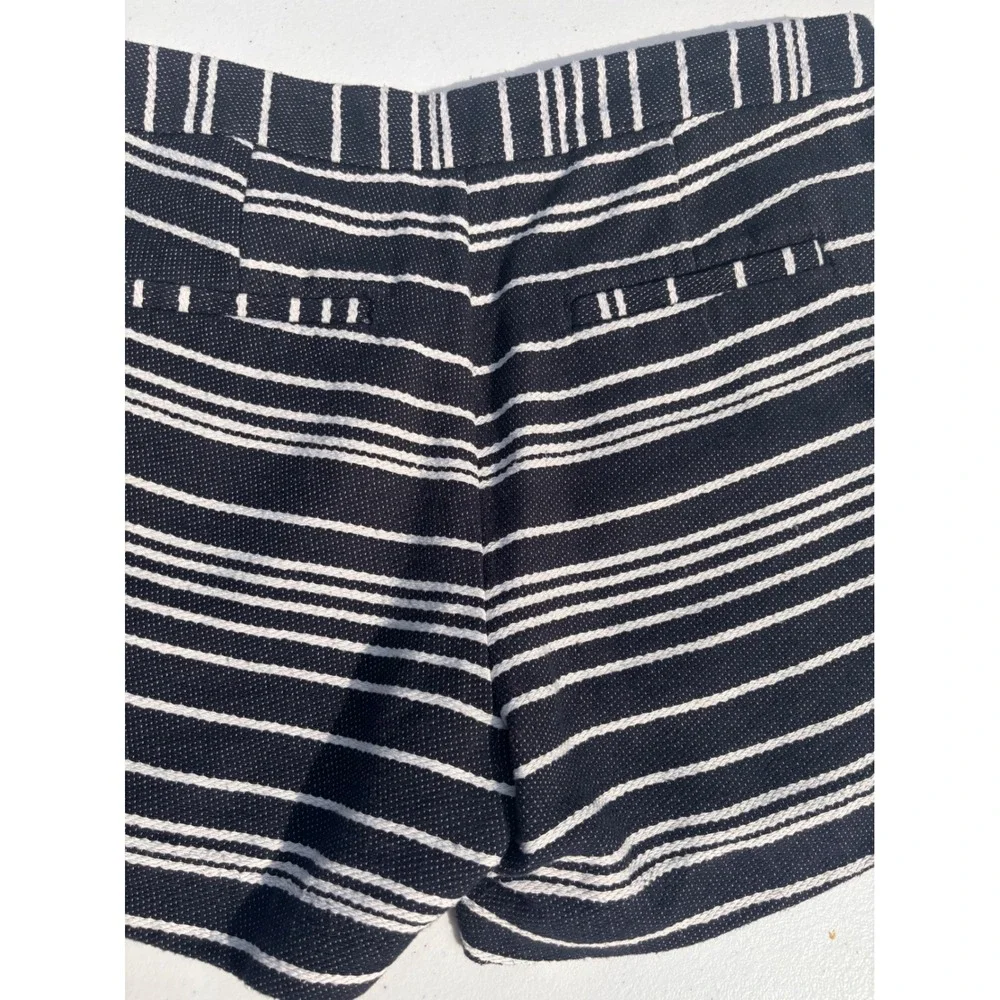 Banana Republic Shorts Womens 2 Navy Blue‎ Striped Sailor Button Detail